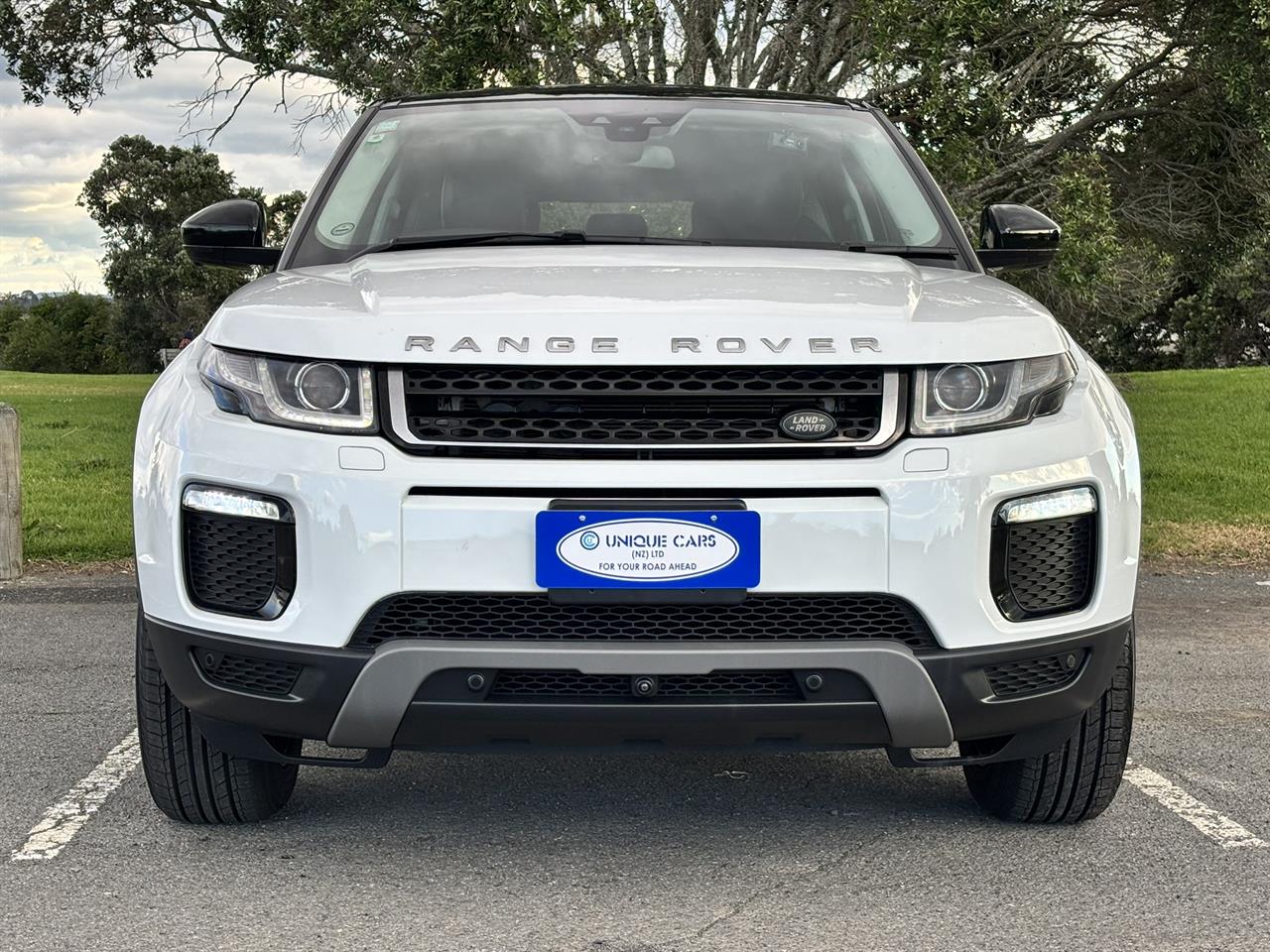 2019 Land Rover Range thumbnail