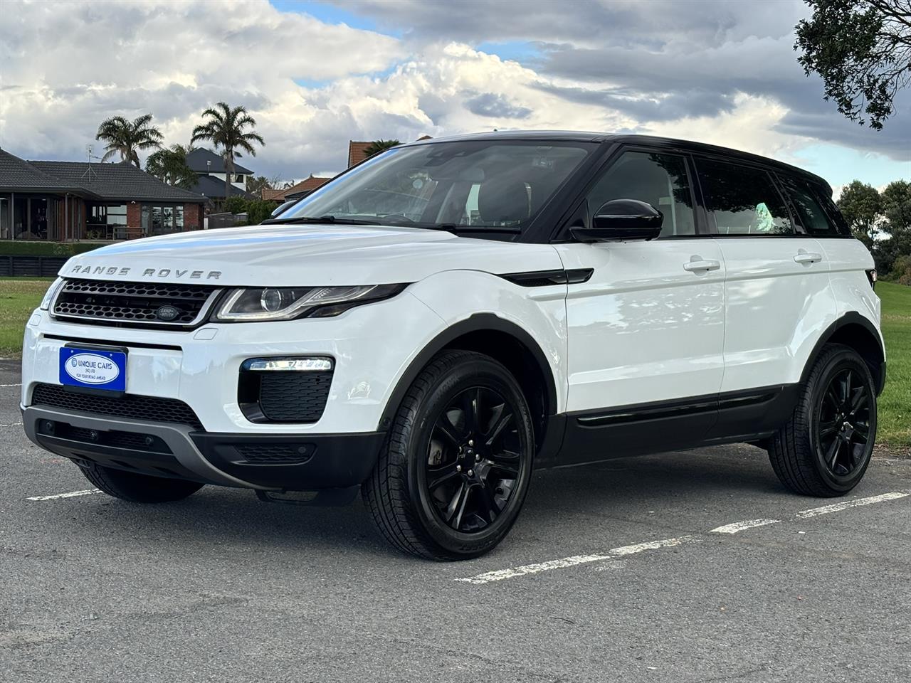 2019 Land Rover Range thumbnail