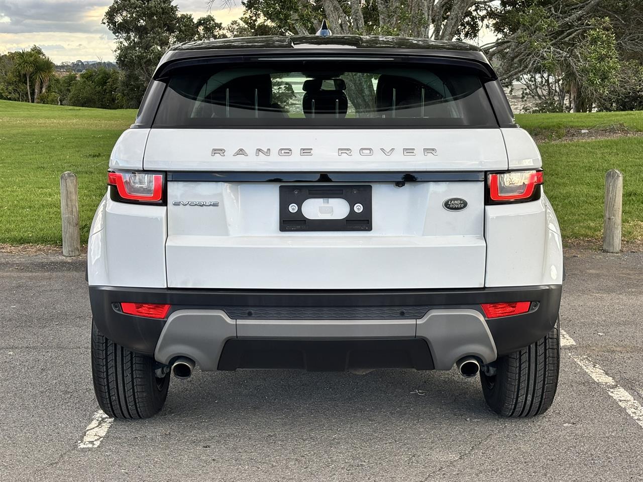 2019 Land Rover Range thumbnail