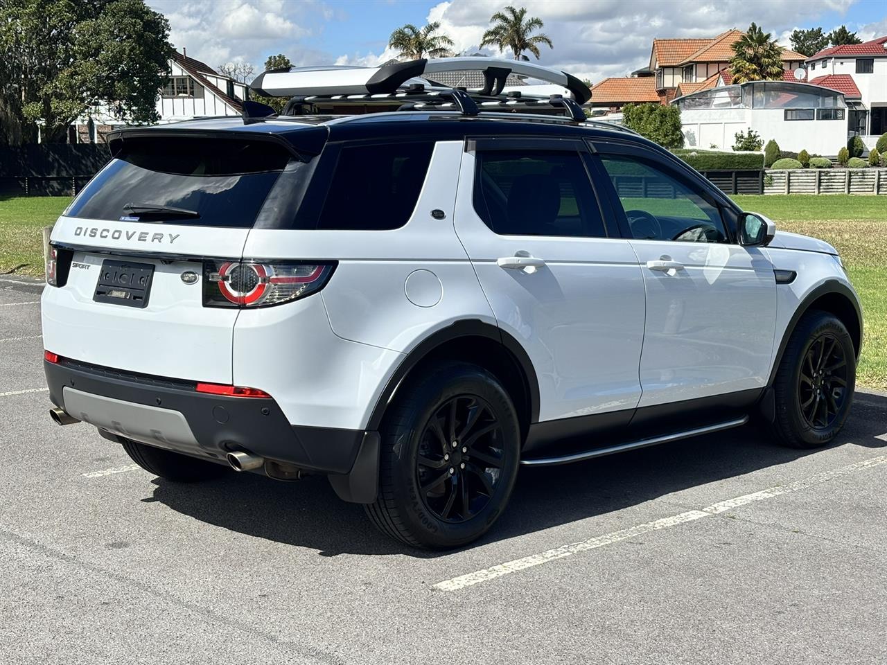 2018 Land Rover Discovery thumbnail