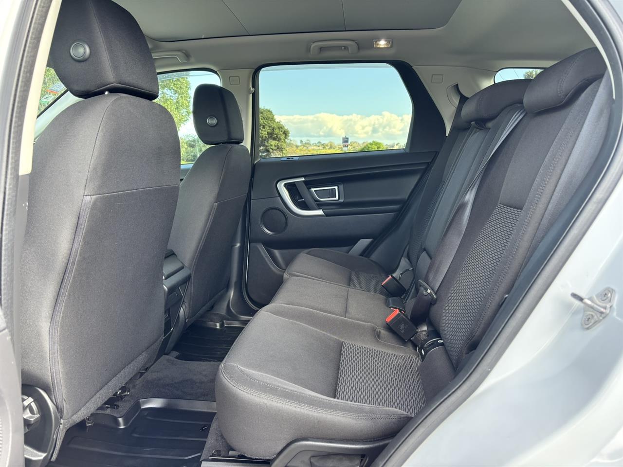 2018 Land Rover Discovery thumbnail