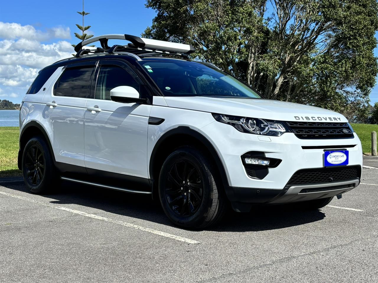 2018 Land Rover Discovery thumbnail