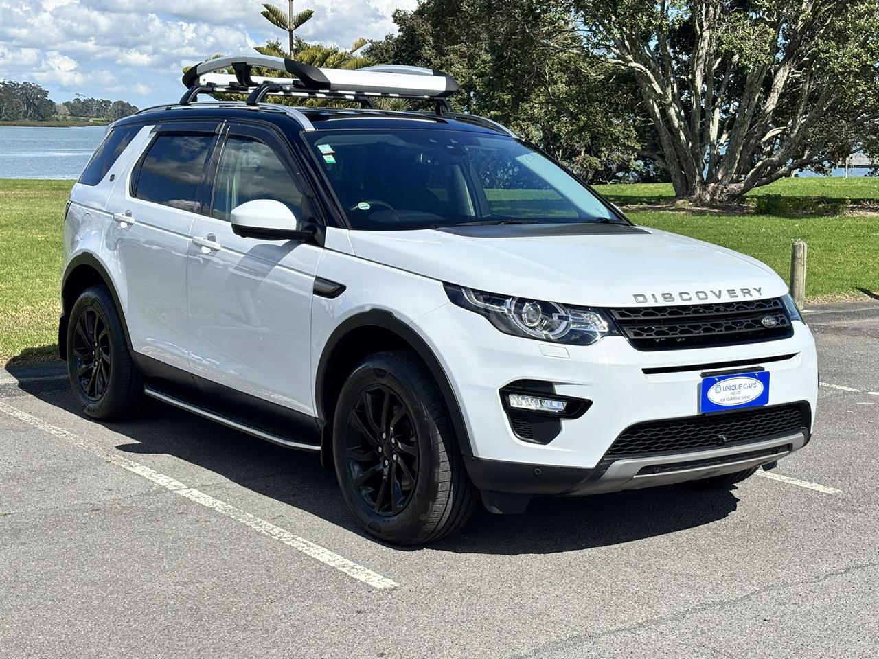 2018 Land Rover Discovery thumbnail