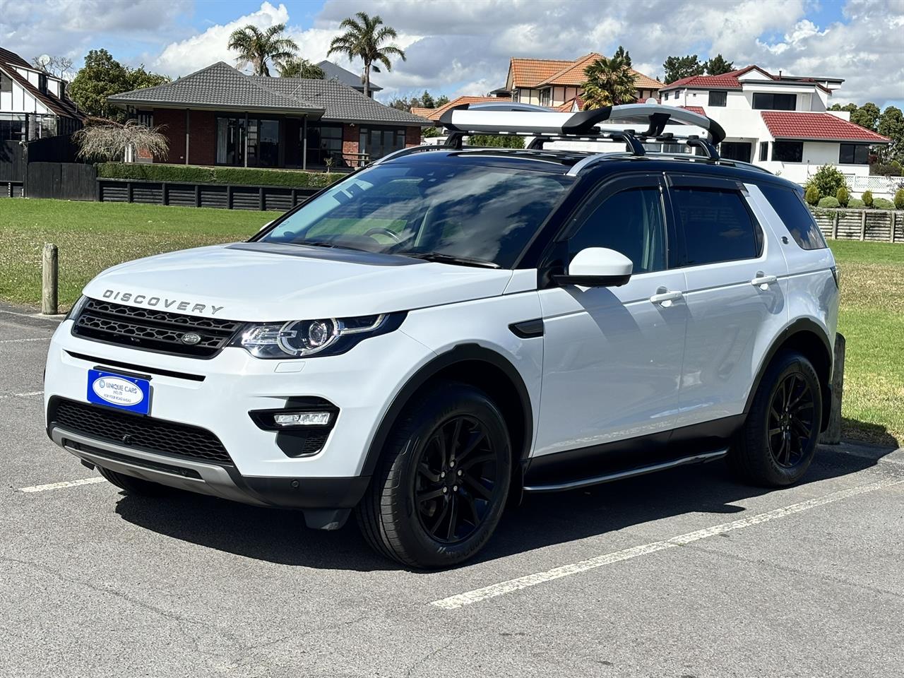 2018 Land Rover Discovery thumbnail
