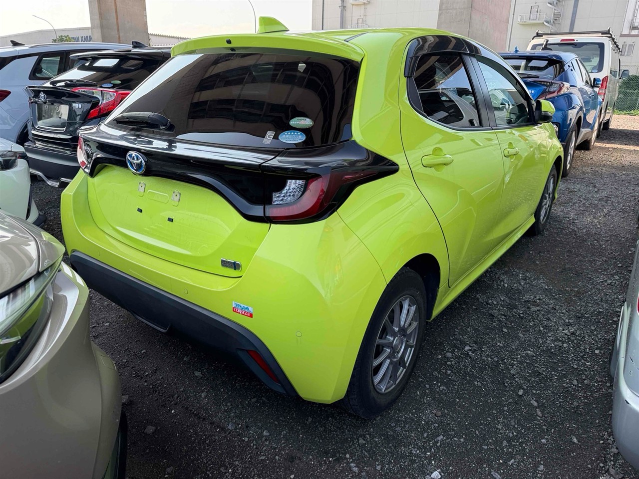 2021 Toyota YARIS thumbnail