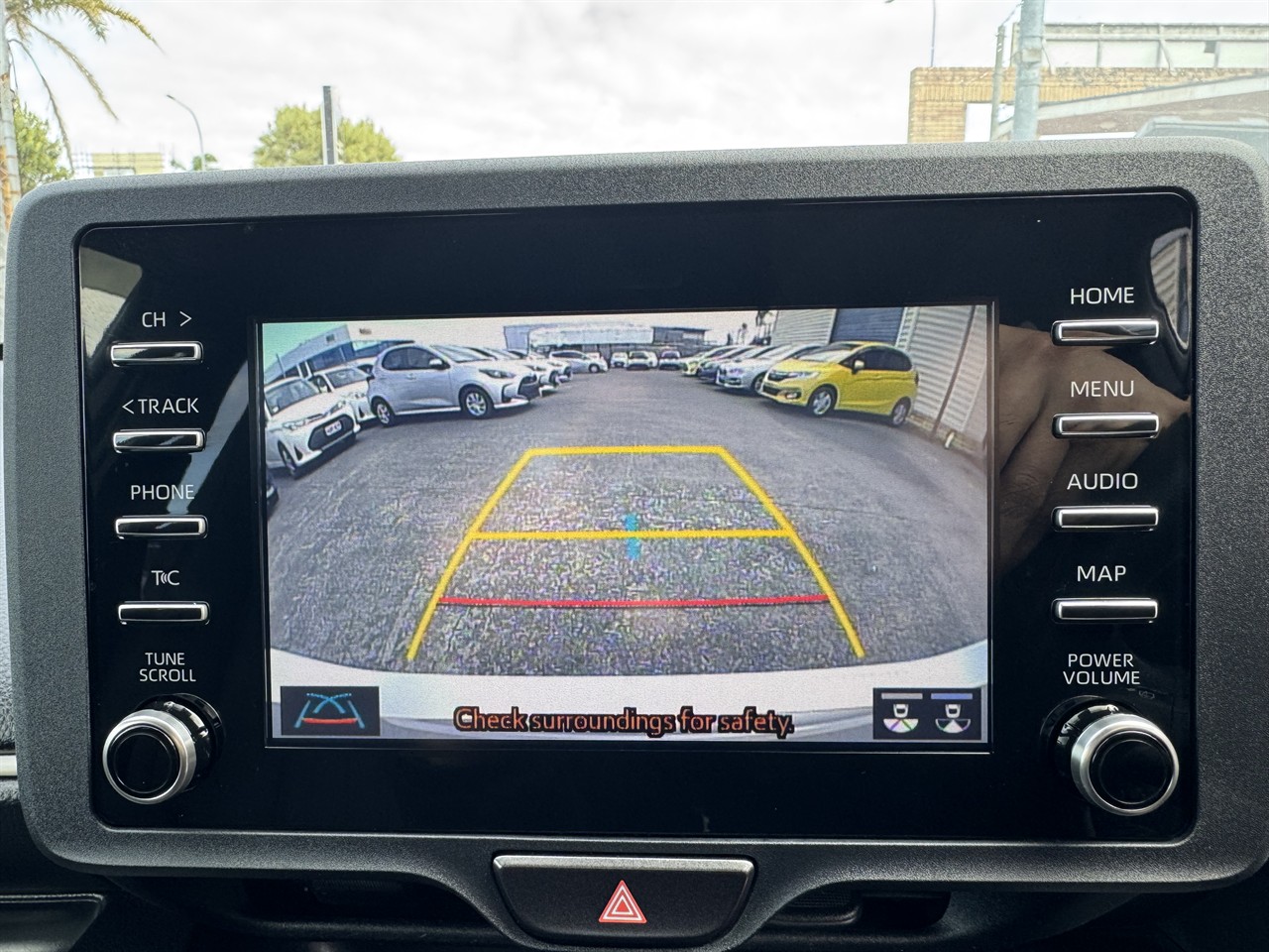 2021 Toyota YARIS thumbnail