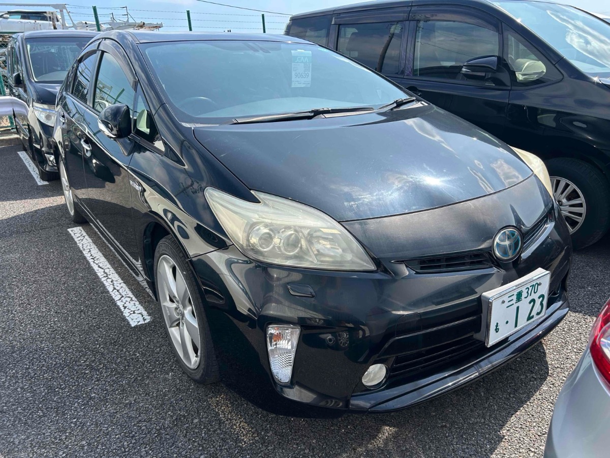 2013 Toyota Prius thumbnail