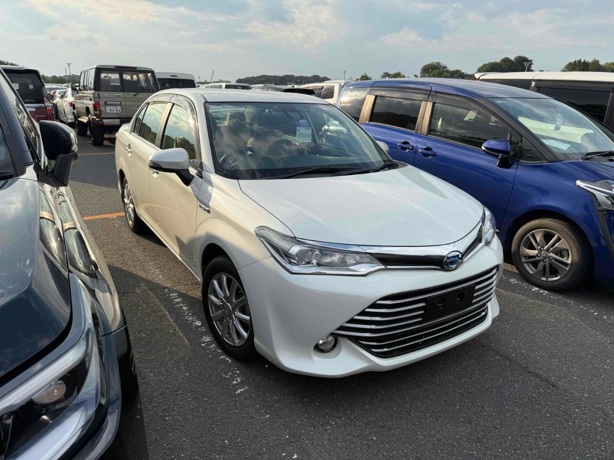 2015 Toyota Corolla thumbnail