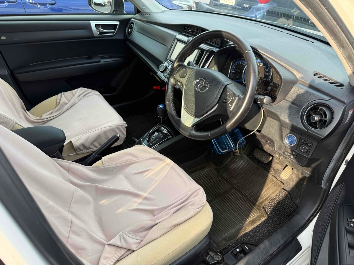 2015 Toyota Corolla thumbnail