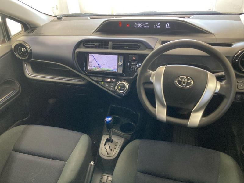 2016 Toyota Aqua thumbnail