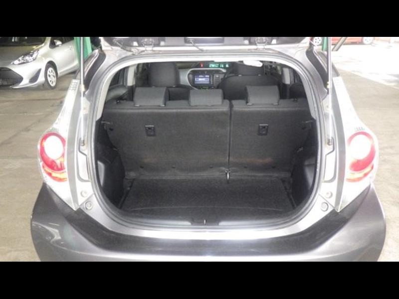 2013 Toyota Aqua thumbnail