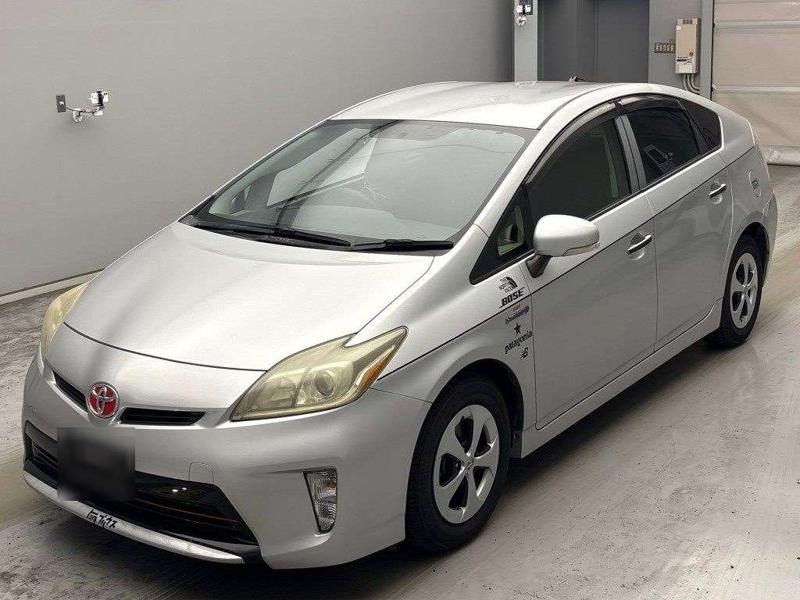 2012 Toyota Prius thumbnail