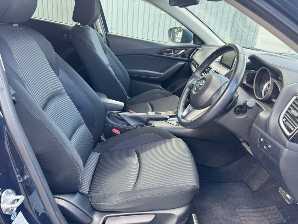 2014 Mazda Axela thumbnail