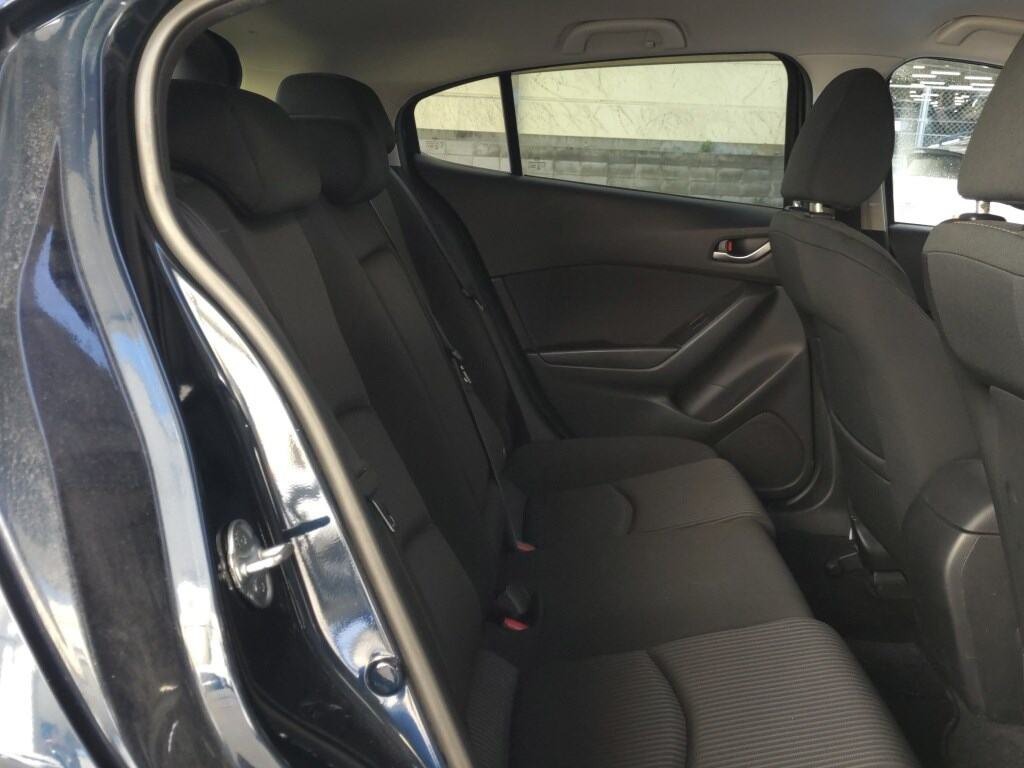 2014 Mazda Axela thumbnail