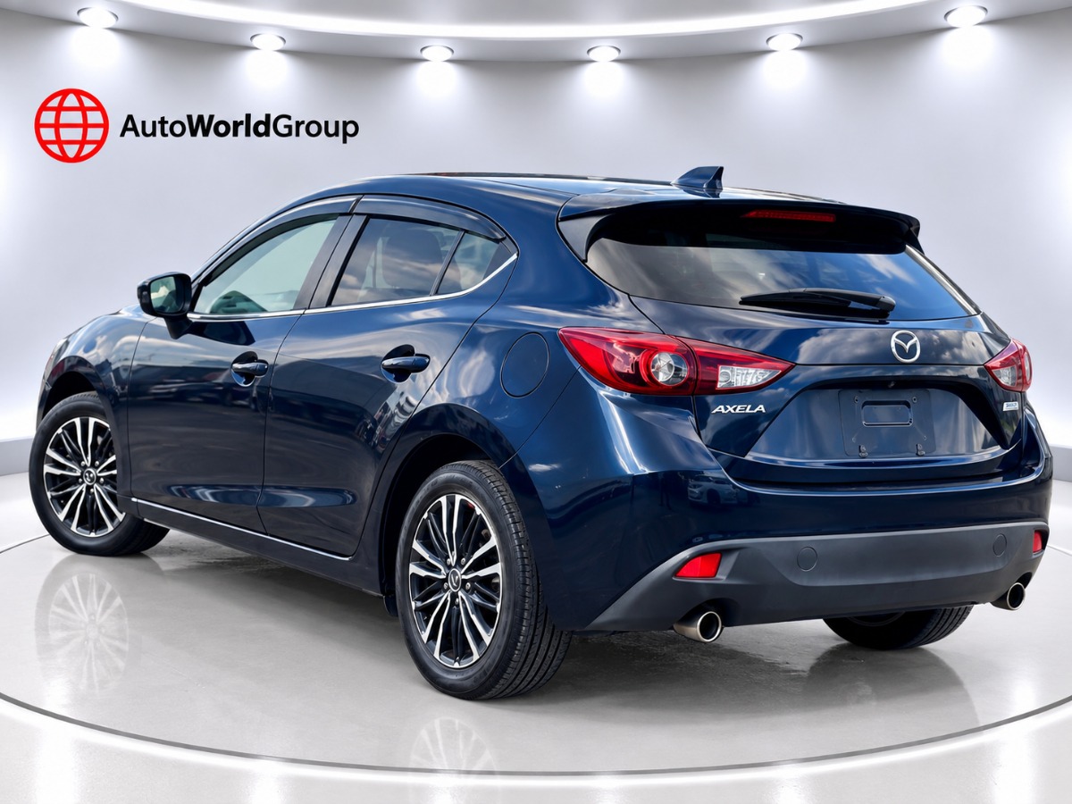 2014 Mazda Axela thumbnail
