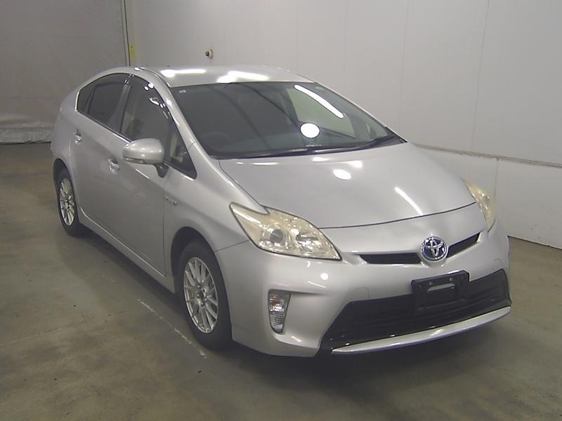 2013 Toyota Prius thumbnail