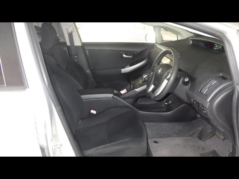 2013 Toyota Prius thumbnail
