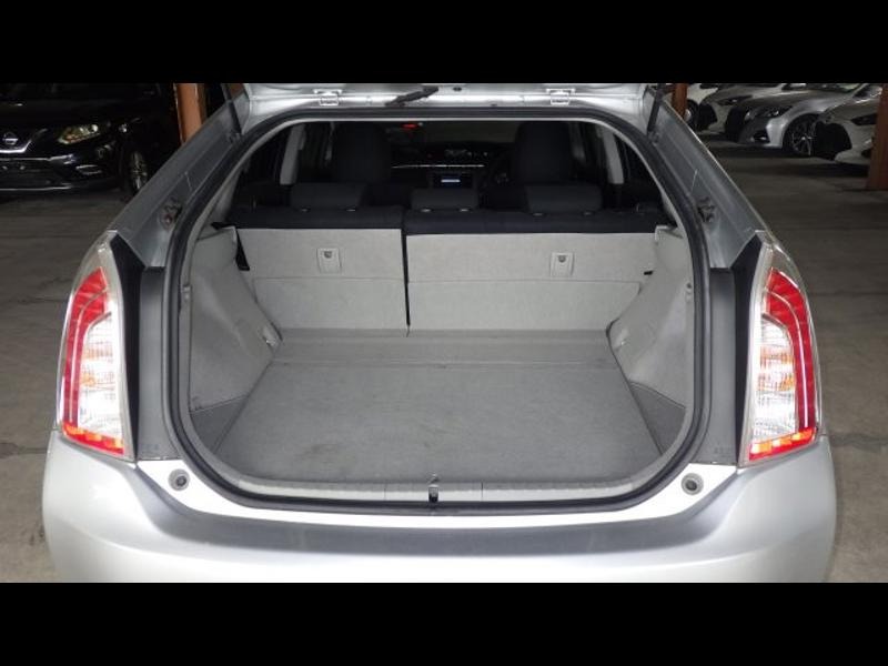 2013 Toyota Prius thumbnail