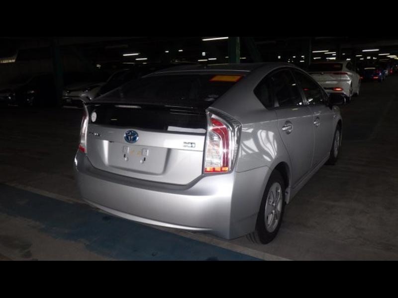 2014 Toyota Prius thumbnail