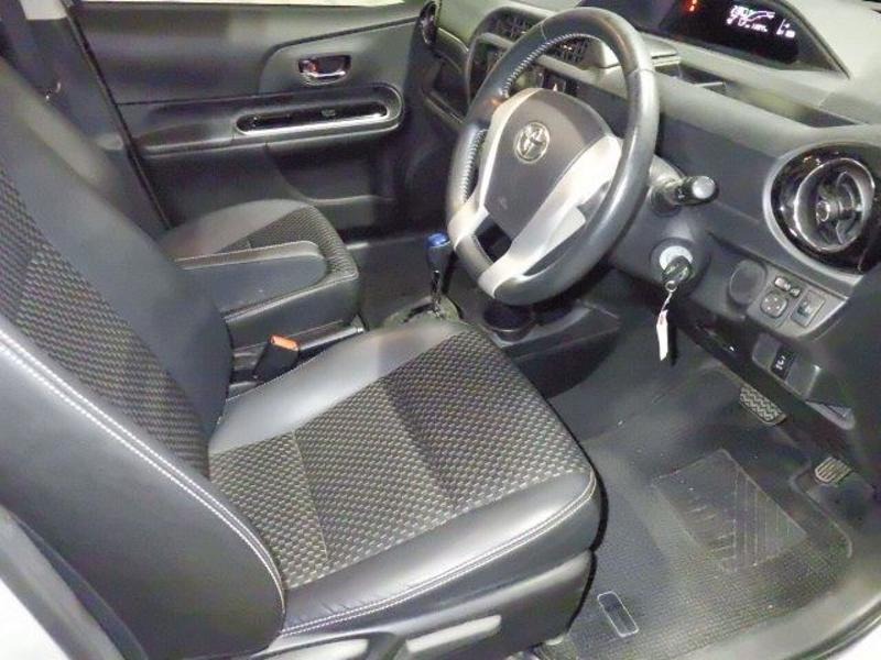 2015 Toyota Aqua thumbnail