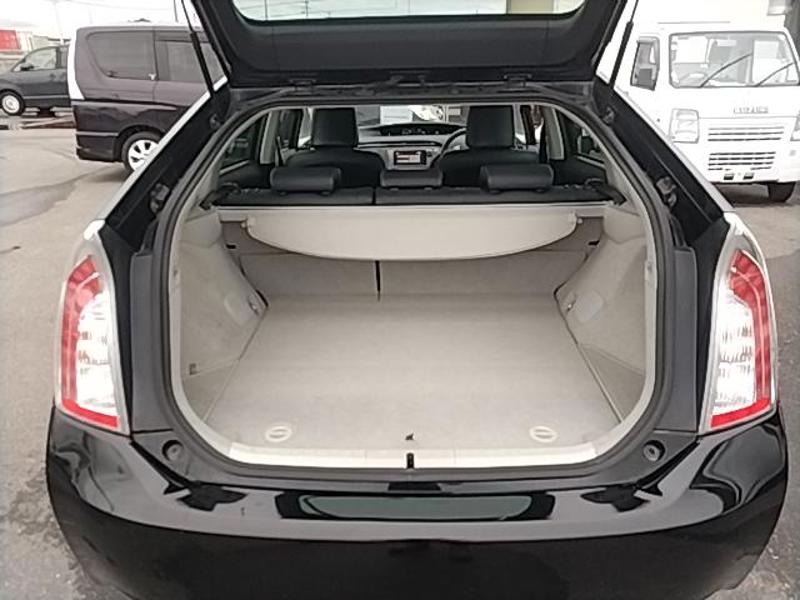 2012 Toyota Prius thumbnail