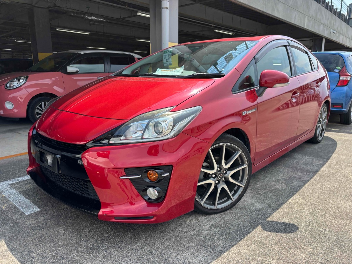 2013 Toyota Prius thumbnail
