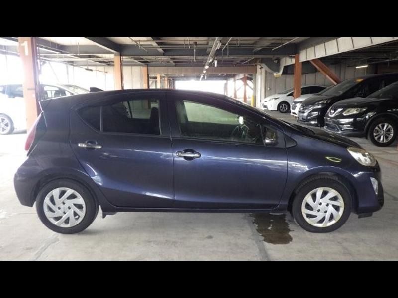 2014 Toyota Aqua thumbnail