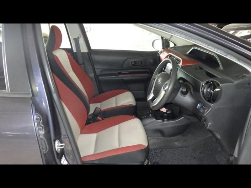 2014 Toyota Aqua thumbnail