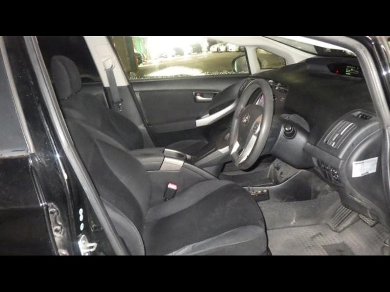 2013 Toyota Prius thumbnail