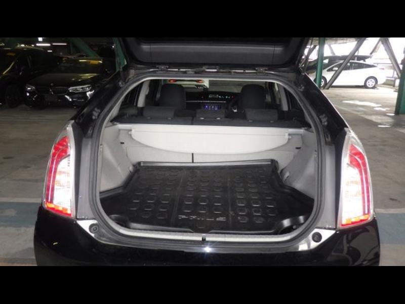 2013 Toyota Prius thumbnail