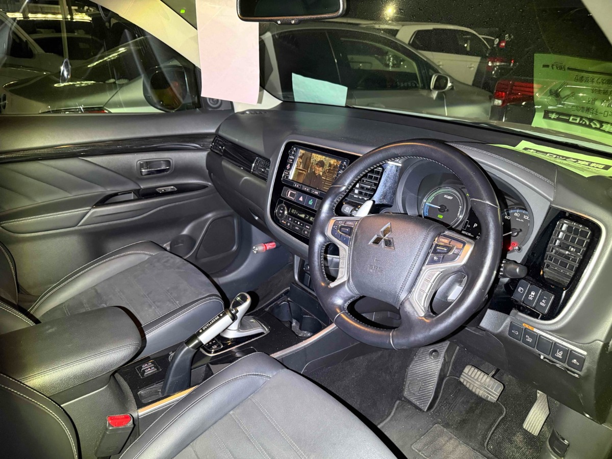 2015 Mitsubishi Outlander thumbnail