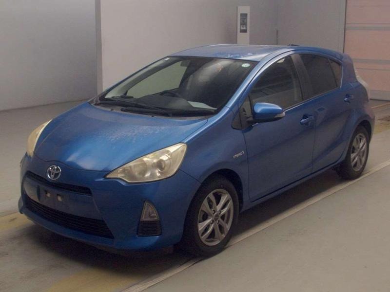 2013 Toyota Aqua thumbnail