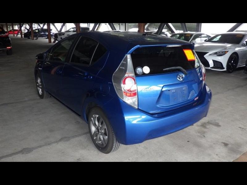 2013 Toyota Aqua thumbnail