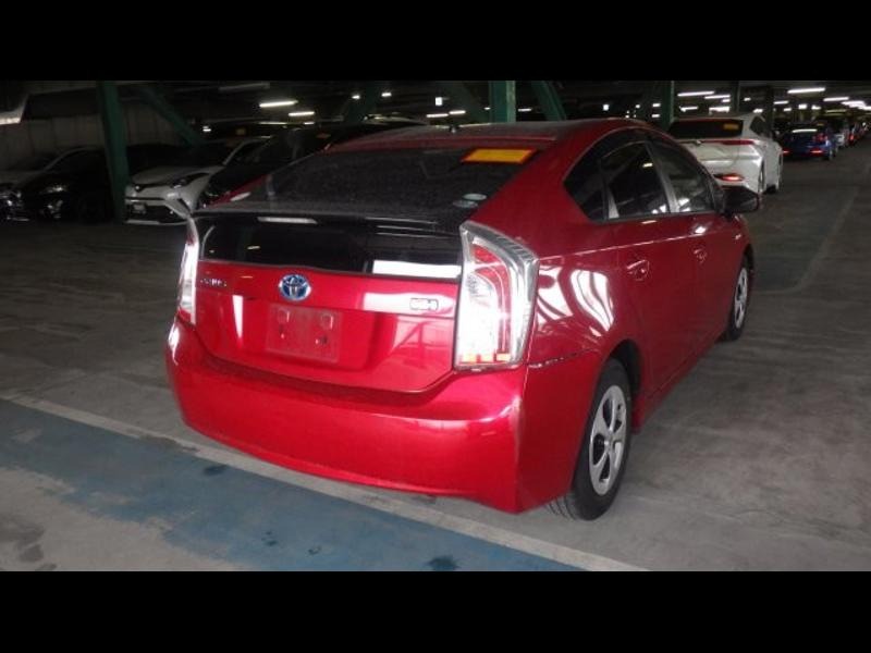 2015 Toyota Prius thumbnail