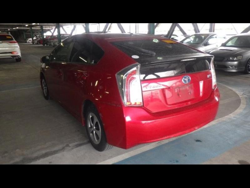 2015 Toyota Prius thumbnail