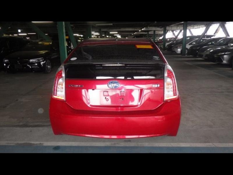 2015 Toyota Prius thumbnail