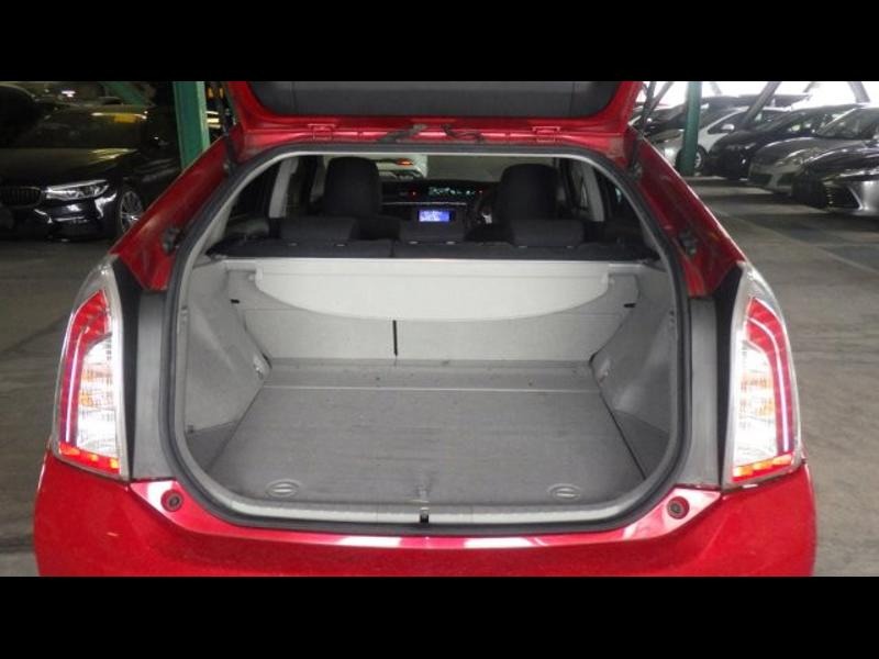 2015 Toyota Prius thumbnail