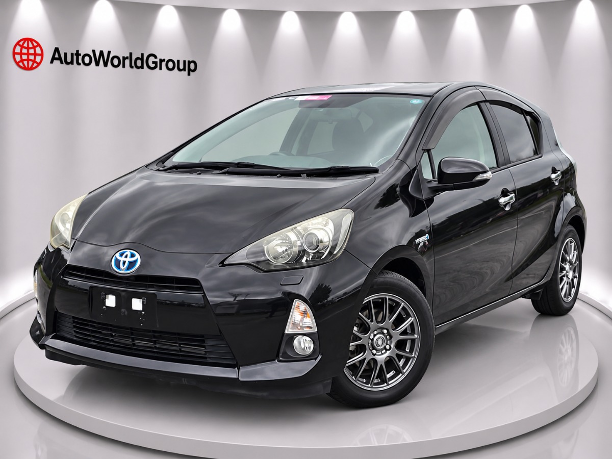 2013 Toyota Aqua thumbnail