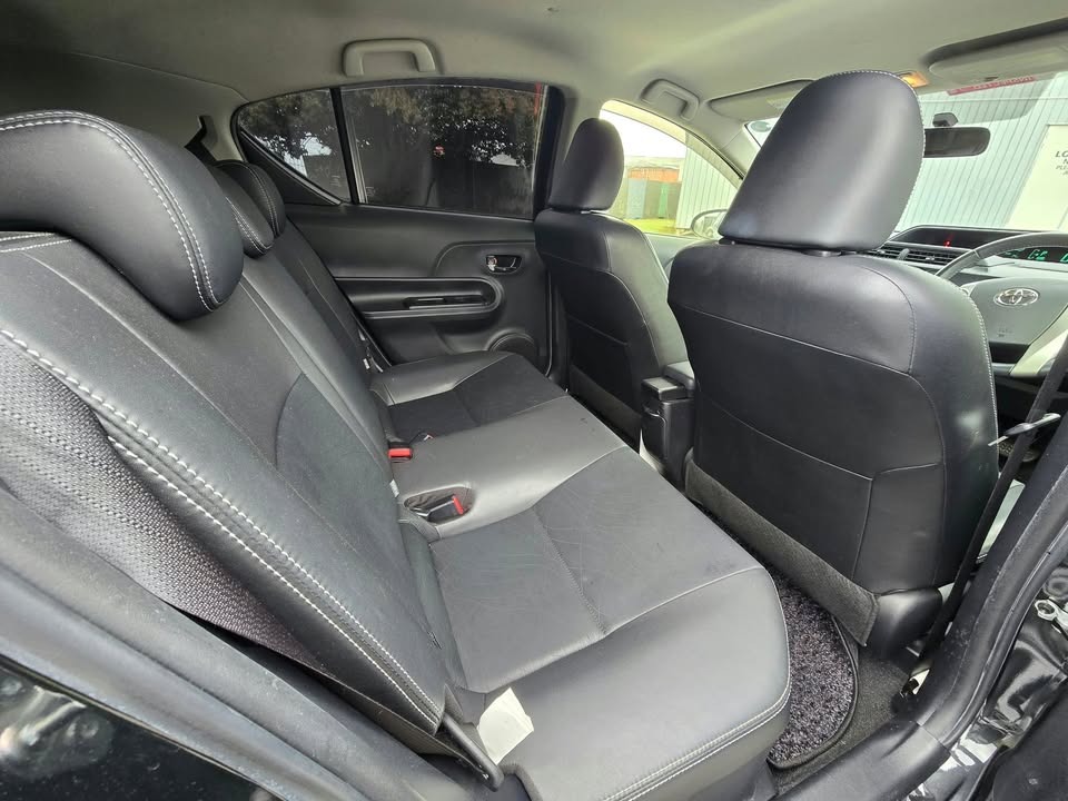 2013 Toyota Aqua thumbnail