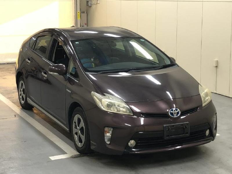 2013 Toyota Prius thumbnail