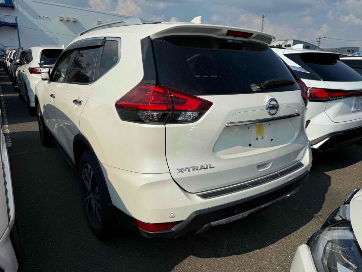 2017 Nissan X-Trail thumbnail