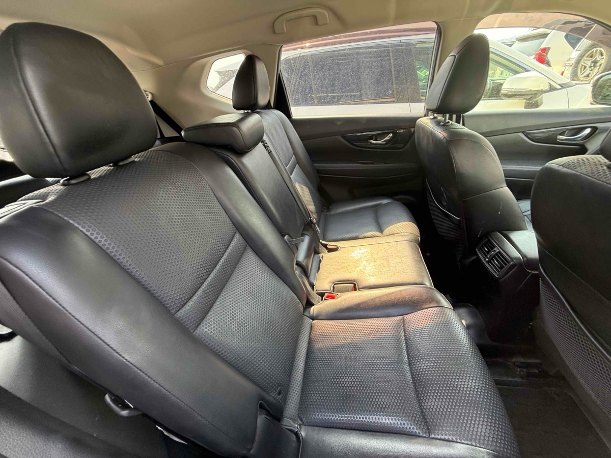 2017 Nissan X-Trail thumbnail
