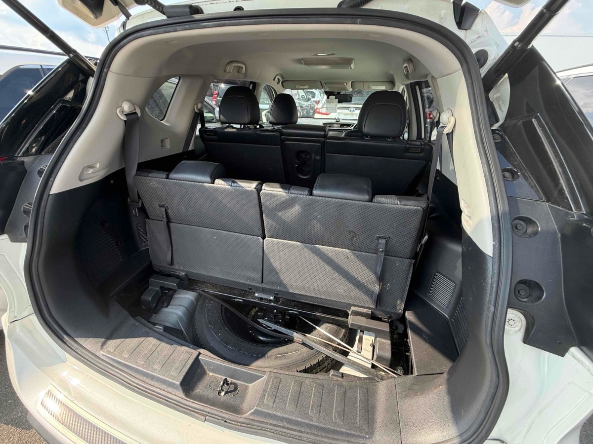 2017 Nissan X-Trail thumbnail