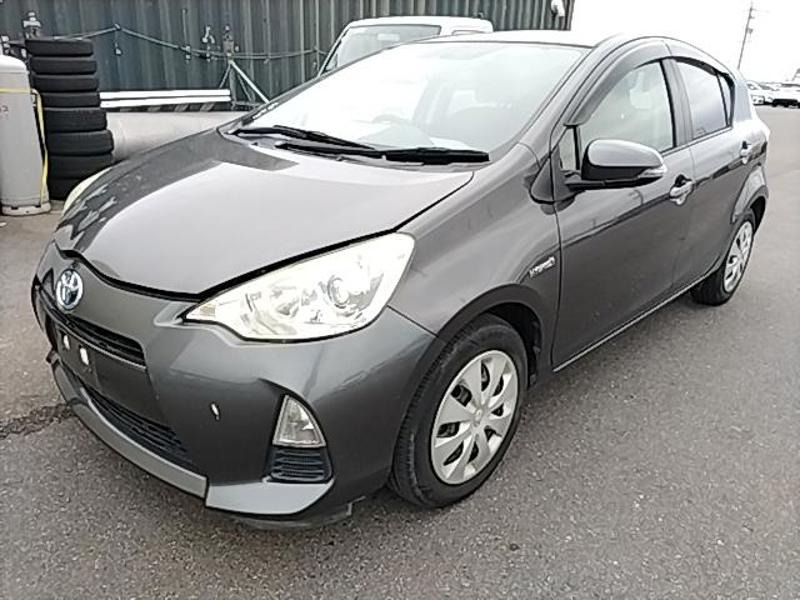 2014 Toyota Aqua thumbnail