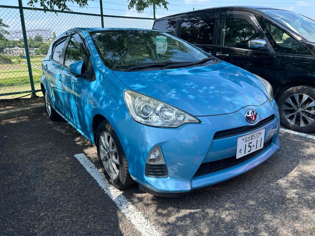 2014 Toyota Aqua thumbnail