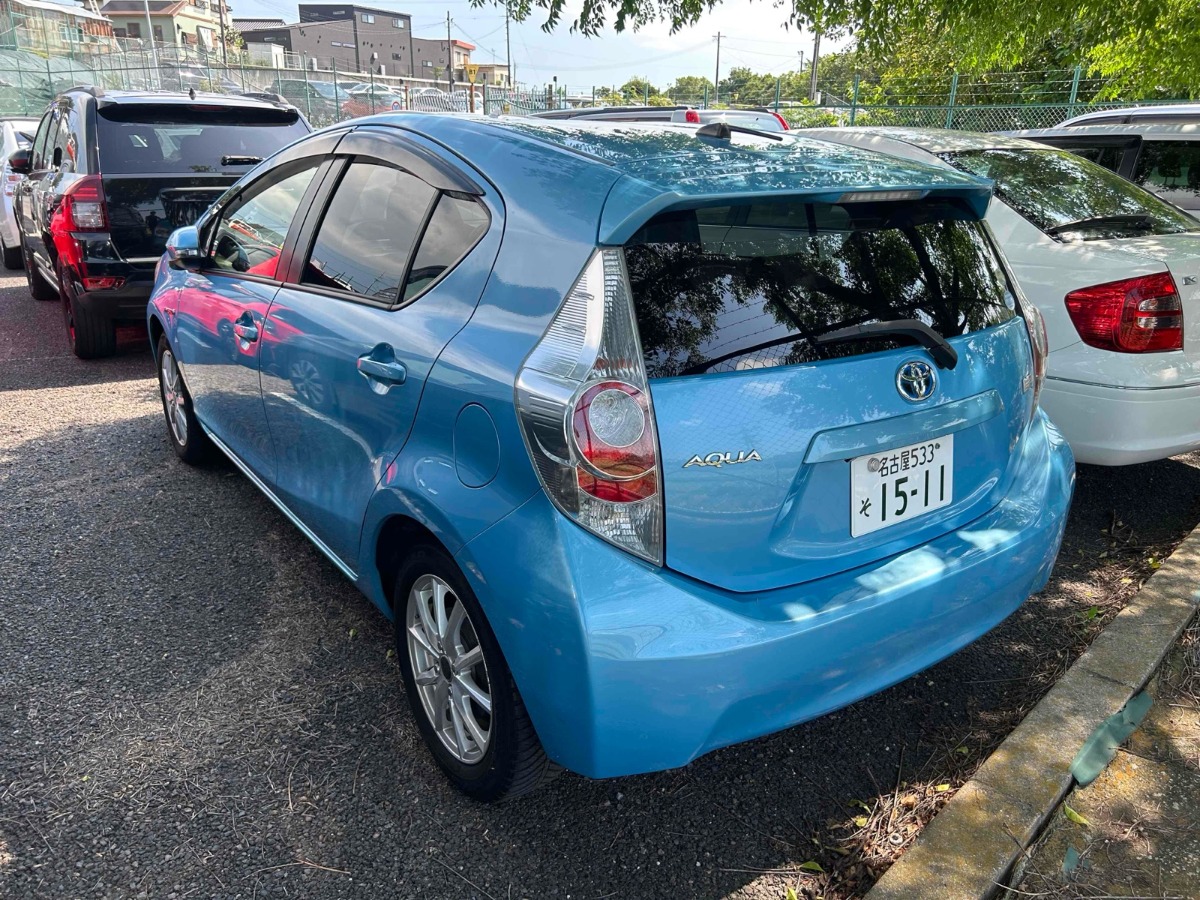 2014 Toyota Aqua thumbnail