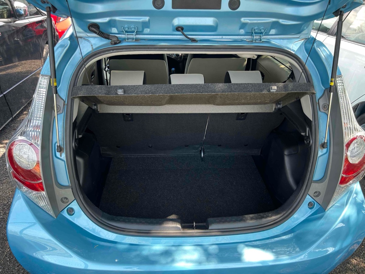 2014 Toyota Aqua thumbnail