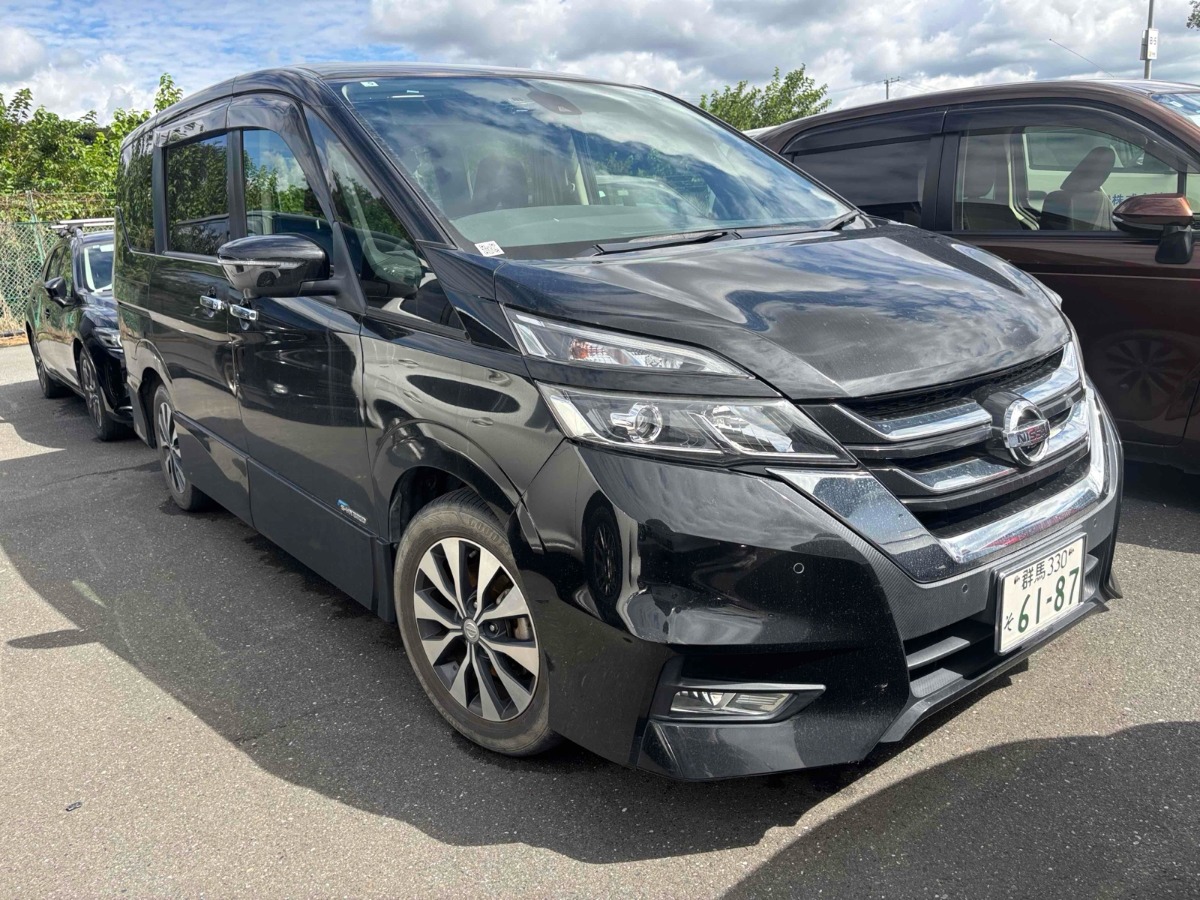 2017 Nissan Serena thumbnail