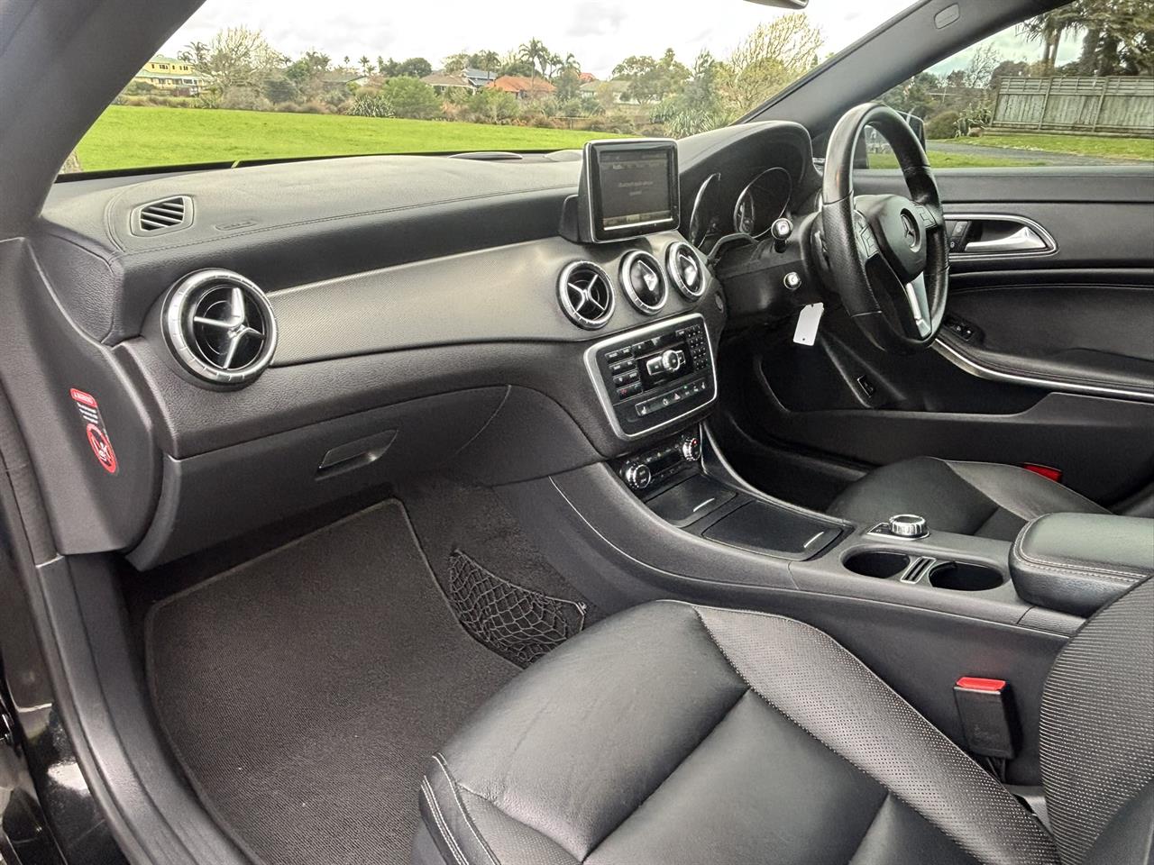2013 Mercedes-Benz CLA200 thumbnail