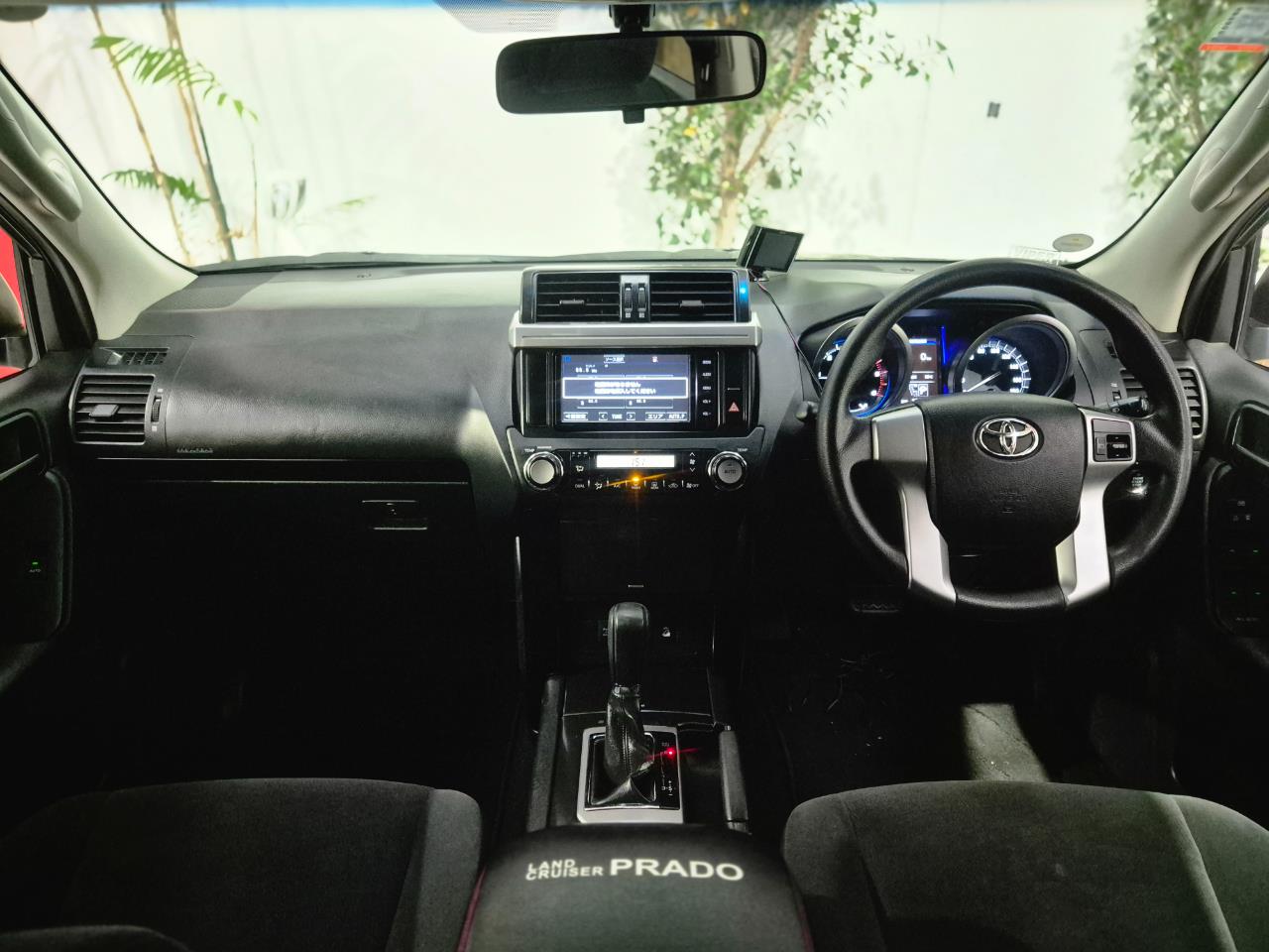 2015 Toyota Landcruiser thumbnail